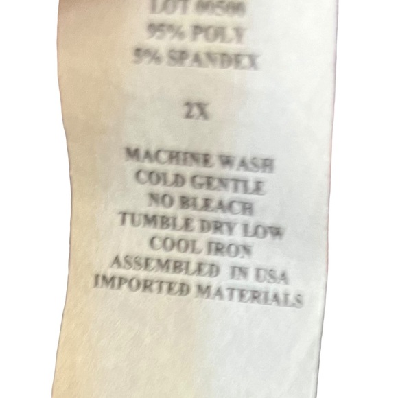 NWOT Navy and White Flirty Pink Brand size 2X 44”from shoulder to hem. - Picture 6 of 6